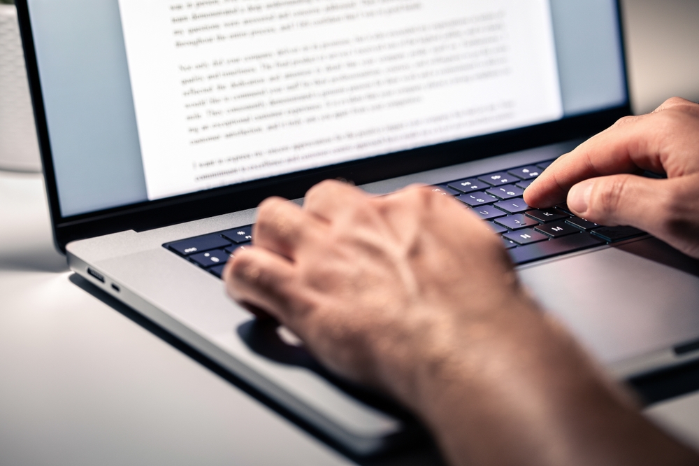 Writing That Engages &</br>Converts